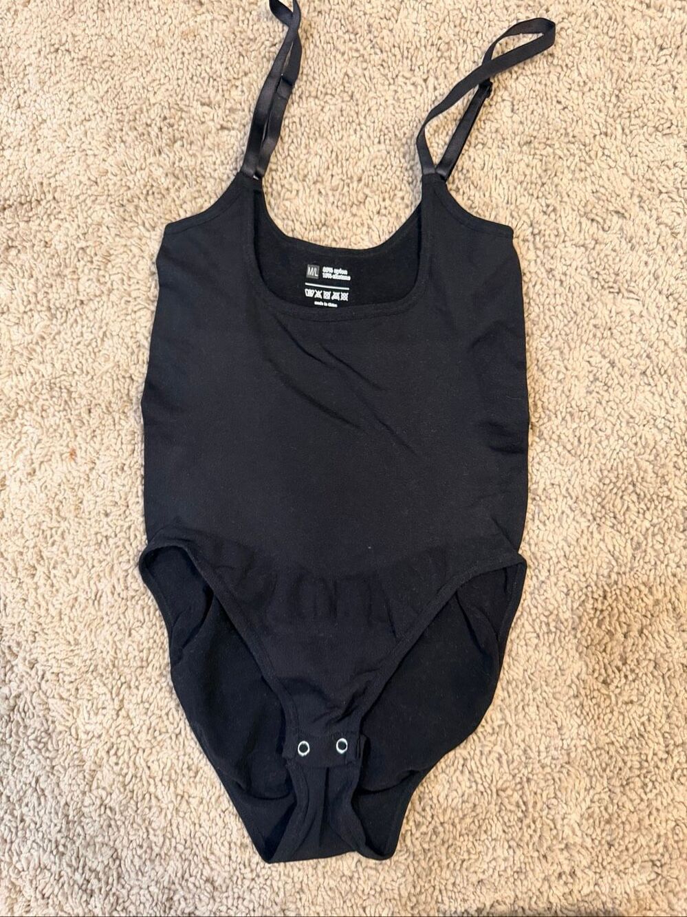 Black Seamless Sculpting Thong Bodysuit Scoop Neck Size M/L NWOT